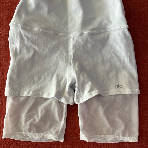 ALO yoga bike short - Picture 4 of 4